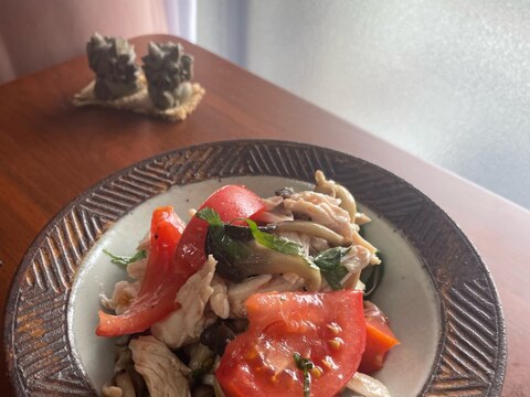 夏にぴったり！サラダチキンとトマトのサラダ